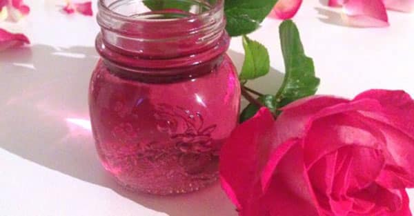 Eau de rose fait maison