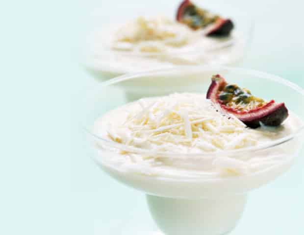 Mousse au Chocolat Blanc et Noix de Coco