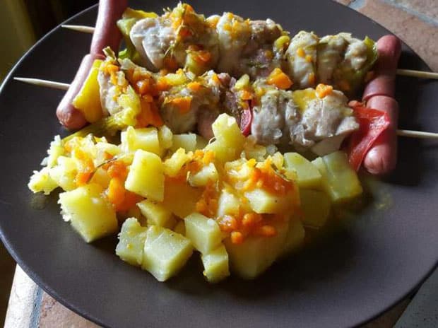 Brochettes de Poulet au Varoma et Pommes de terre