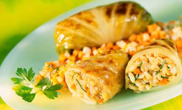 Feuilles de chou farcies à l'orge légères