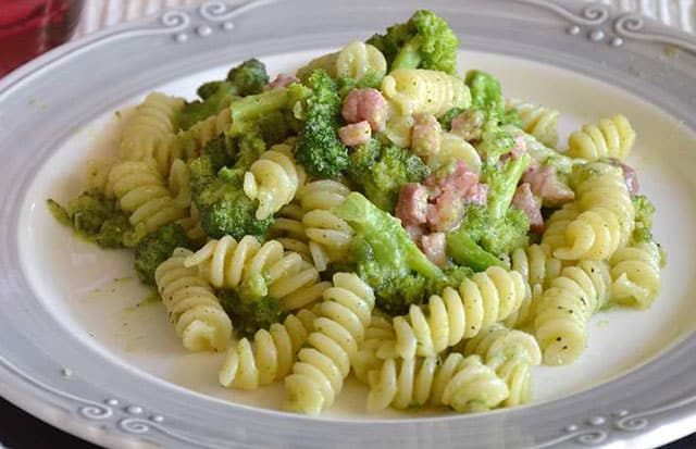 Fusillis au brocoli et lardons WW