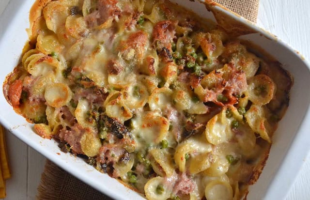 gratin de pâtes aux champignons, tomates cerises, petits pois et jambon WW