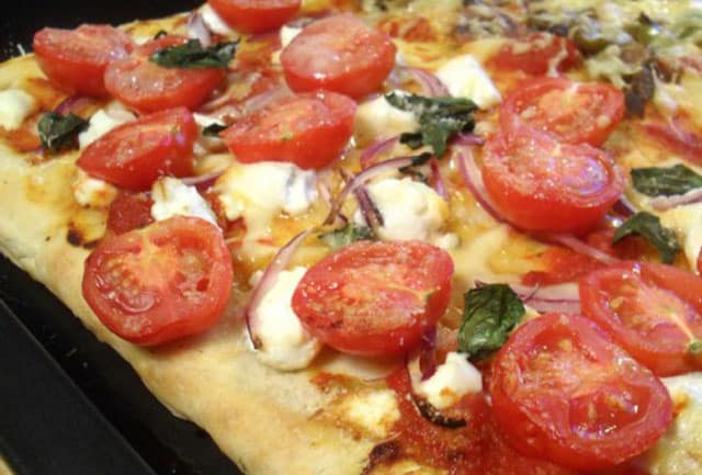 pizza aux tomates cerise et chèvre frais WW