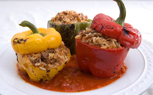 poivrons farcis au riz et à la viande hachée