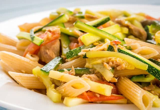 pâtes au thon / courgettes et tomates cerises WW