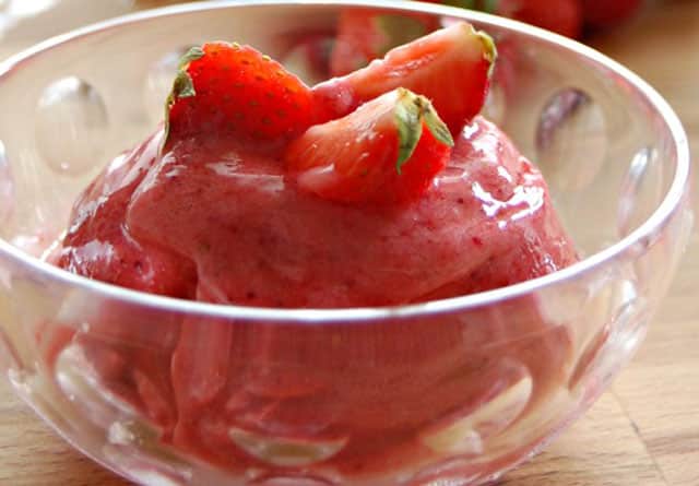 Glace aux fraises et yaourt à 1 SP