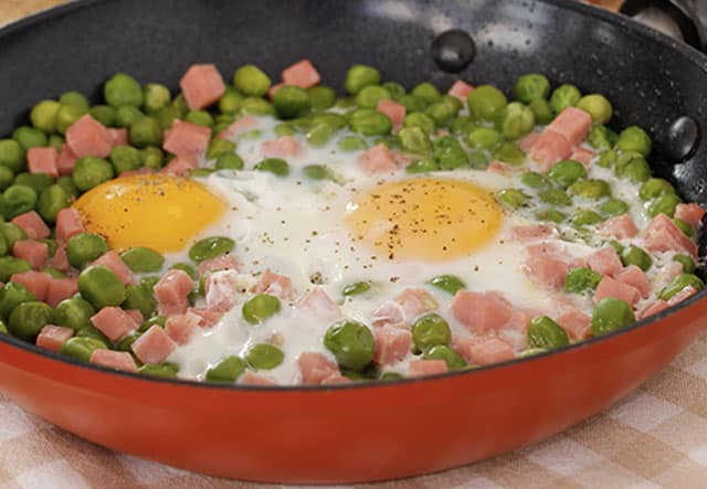 poêlée de petits pois au jambon et aux œufs WW