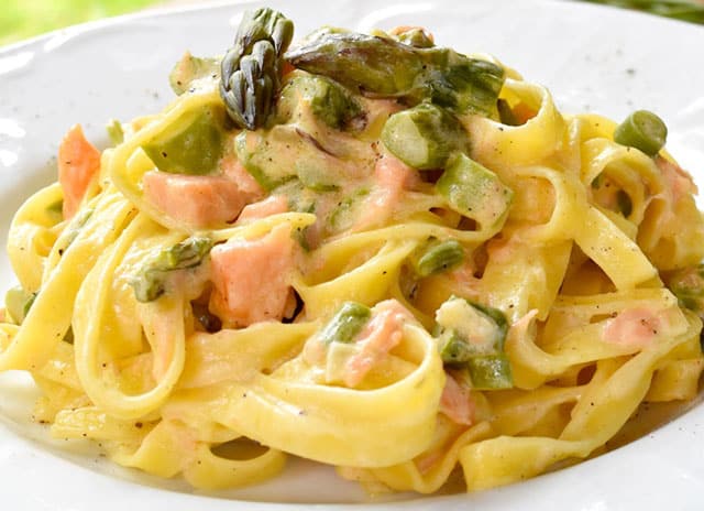 tagliatelles aux asperges et au saumon WW