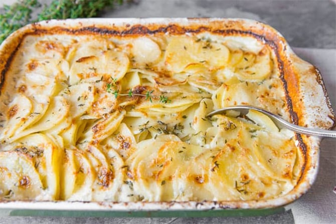 Gratin d'oignons pommes de terre champignons
