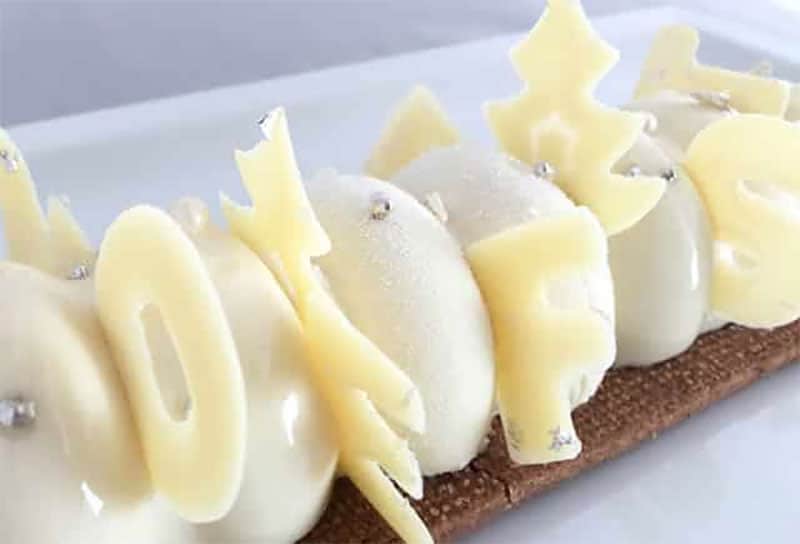 Bûche Mousse Chocolat Blanc et Insert Framboise