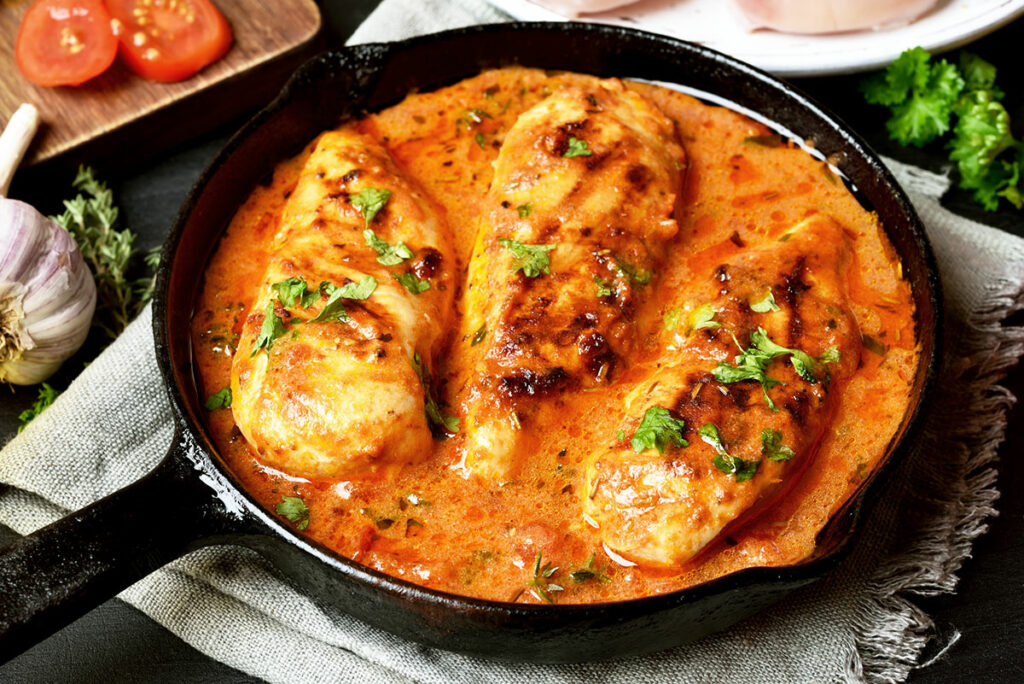 Filets de poulet à la crème de tomate