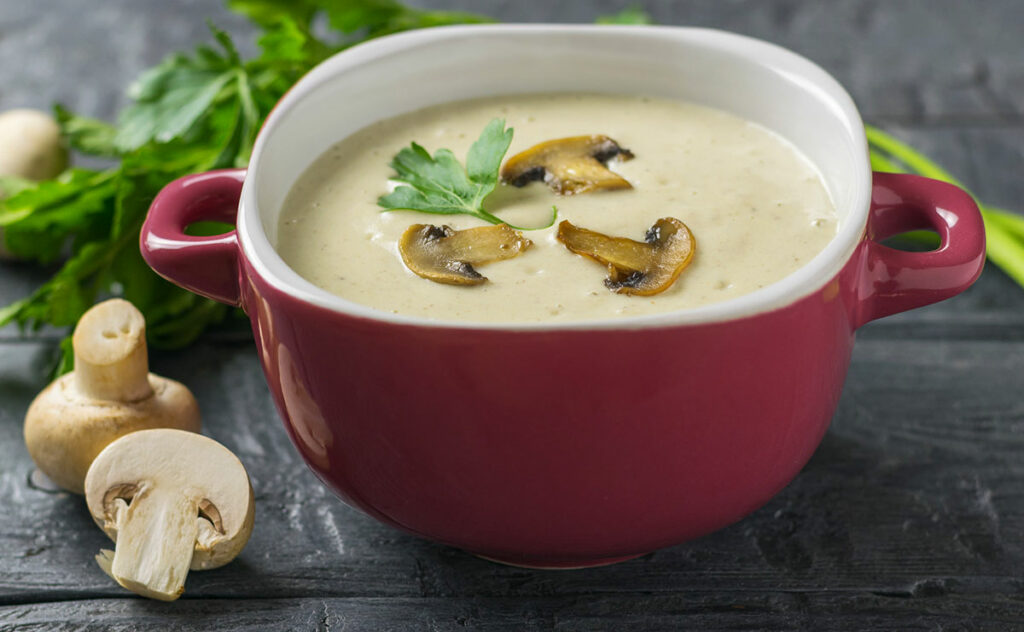 Velouté d'oignons et champignons rôtis
