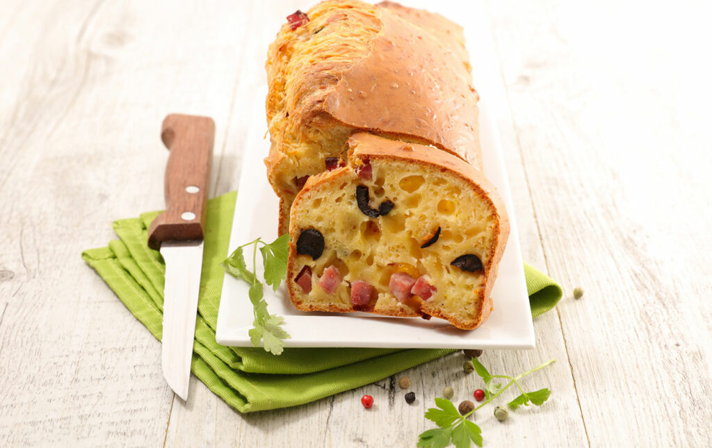 Gâteau léger au jambon et aux olives