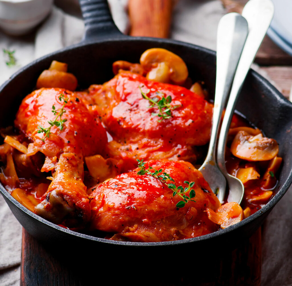 Poulet à la crème de tomate et aux champignons