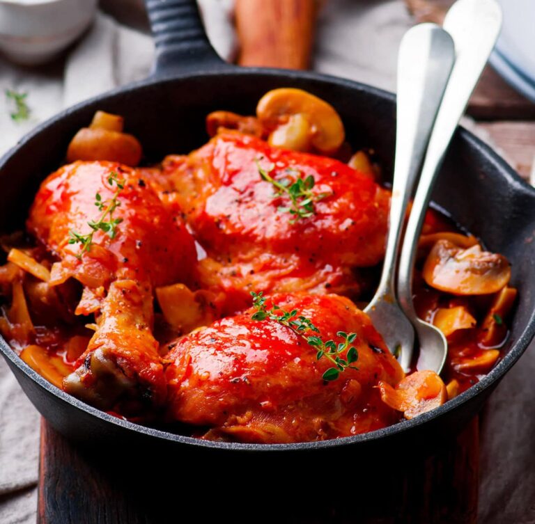Poulet à la crème de tomate et aux champignons
