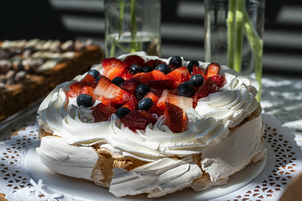 Pavlova aux Fruits Rouges et Mascarpone